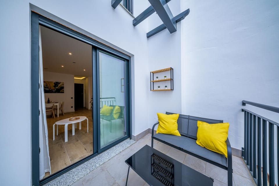 Balcony/Terrace, Inner courtyard view