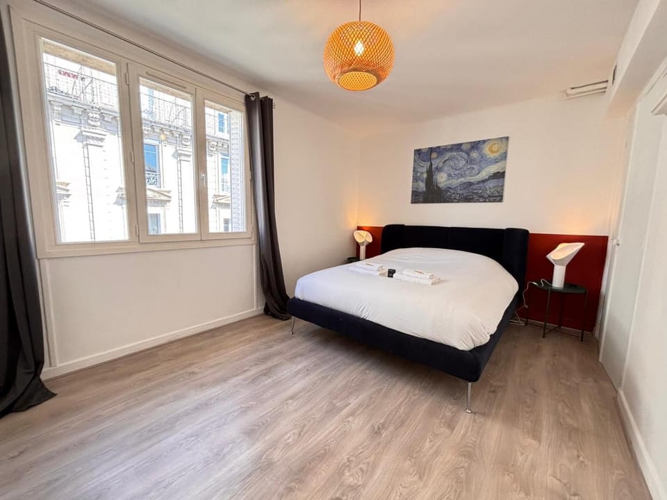 Bed, Photo of the whole room, Bedroom