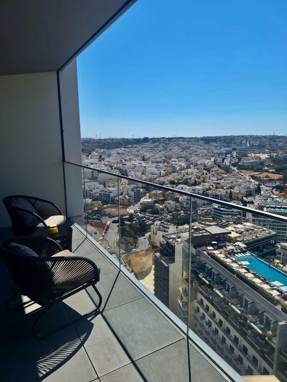 Sky Apartment , 22th Floor Mercury Tower Apartment in Saint Julians