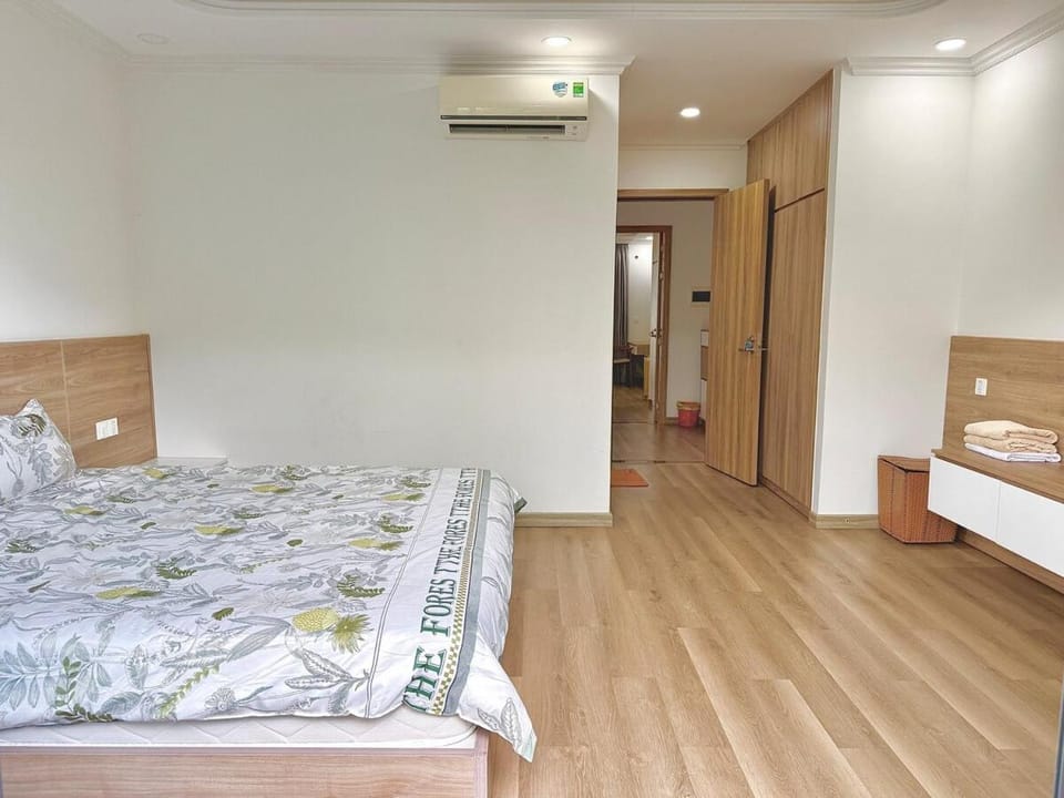 Sunrise Villa 4 Bedrooms Night Market Truong Beach Villa in Phu Quoc