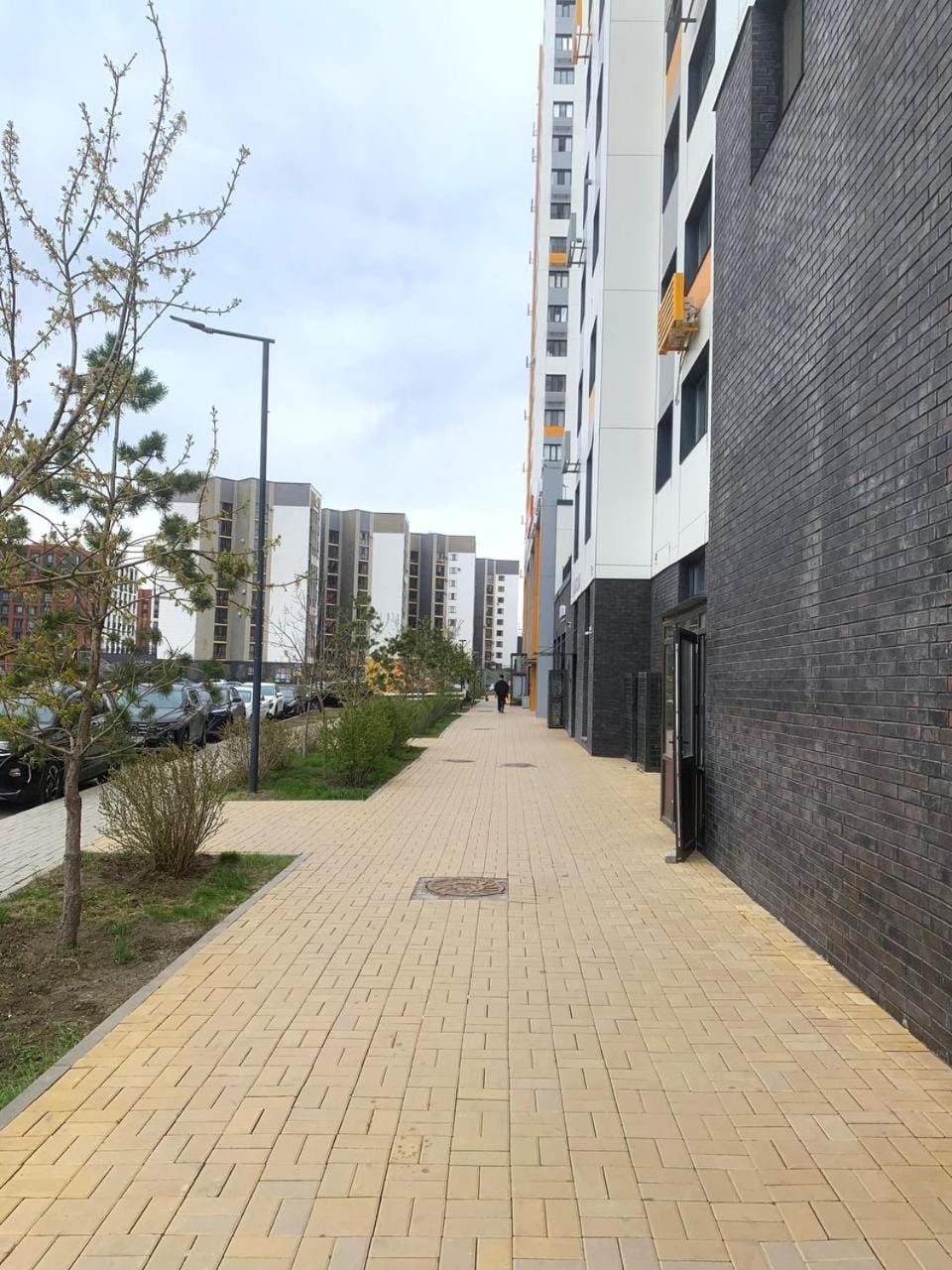 Property building, Day, Neighbourhood, Street view