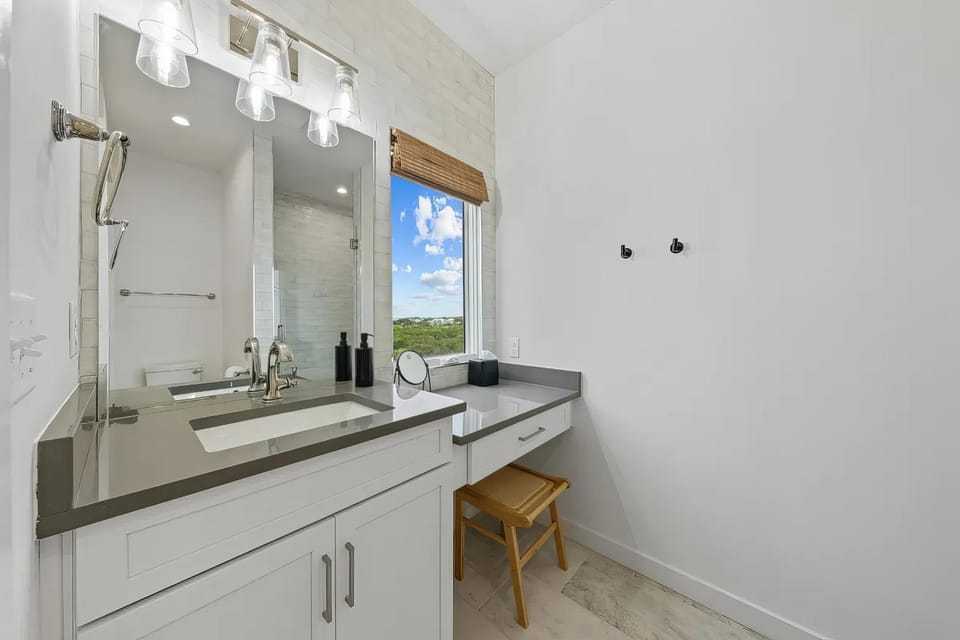 North Topsail Beach - Beachfront, Pool & HotTub House in North Topsail Beach