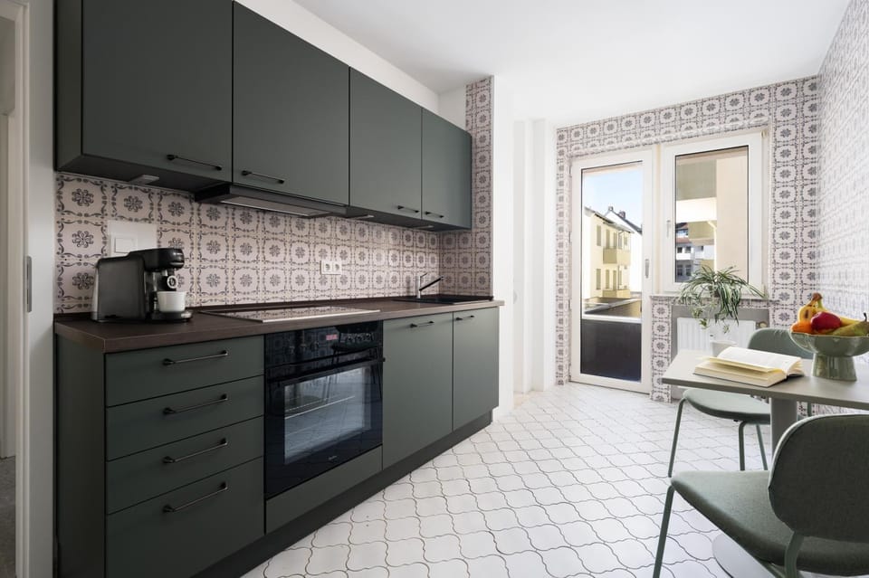 Dining area, kitchen