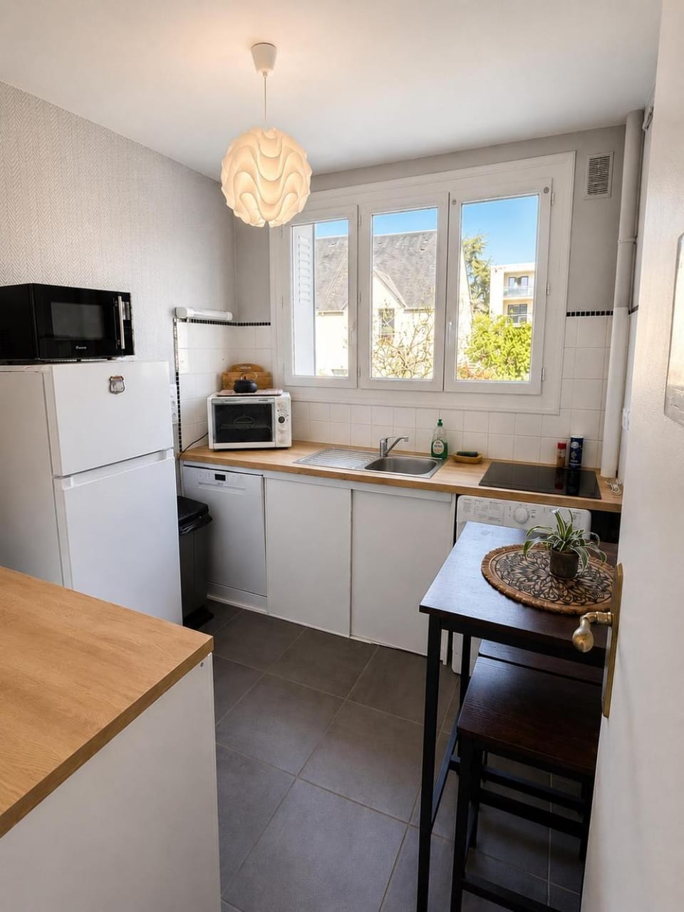 Kitchen or kitchenette
