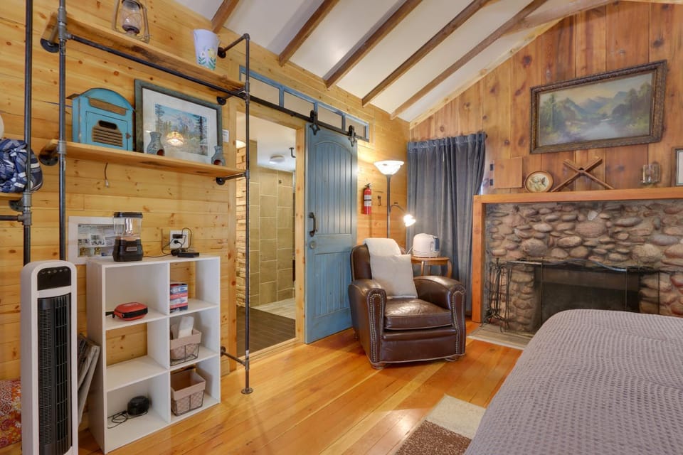 Fish & Hike! Hot Tub Haven 2 Mi to Estes Park House in Rocky Mountain National Park
