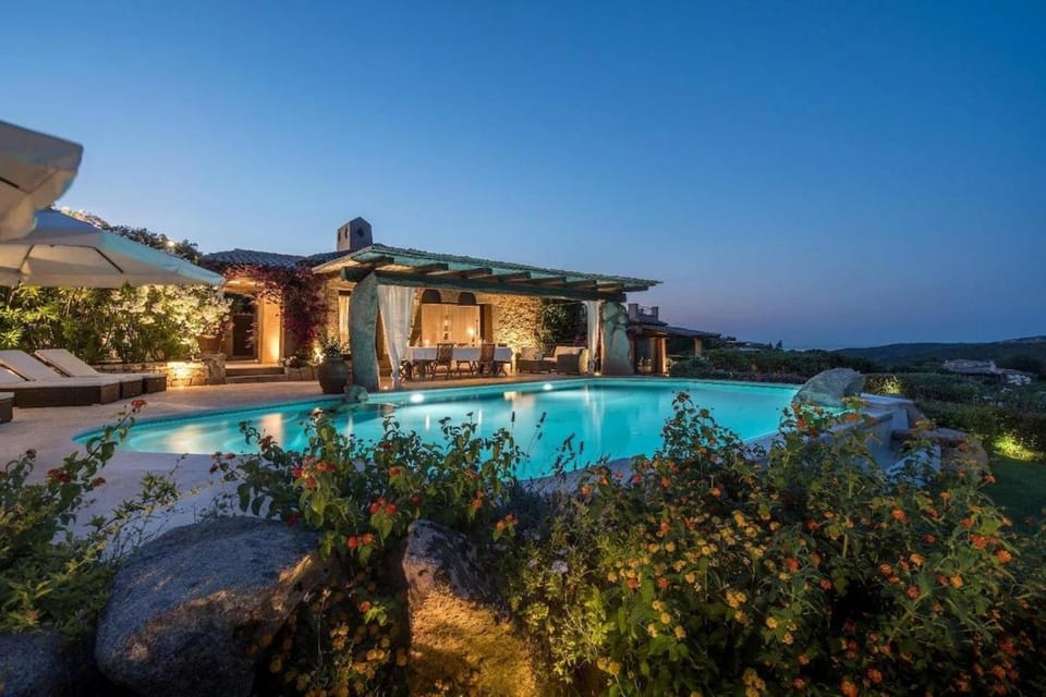 Cala di Volpe Luxury Villa - Infinity Pool & Sea View Apartment hotel in Sardinia