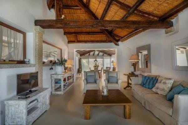 Cala di Volpe Luxury Villa - Infinity Pool & Sea View Apartment hotel in Sardinia