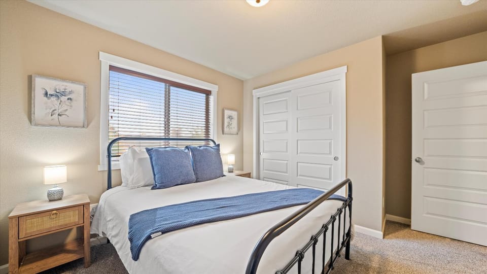 Close to the GESA Stadium, HAPO Center and Airport House in Pasco