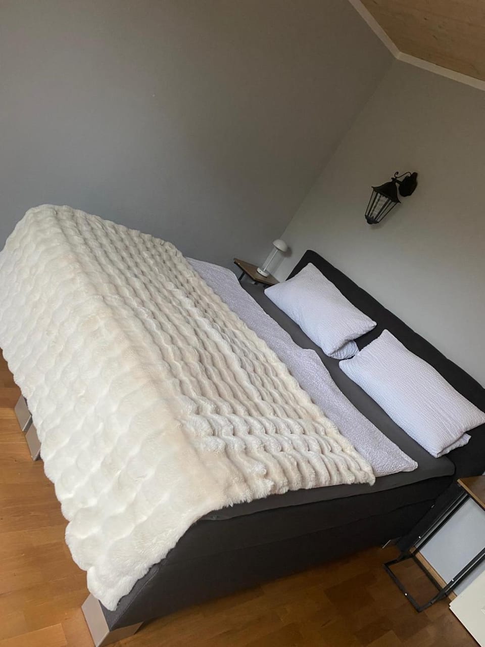Traumhafte Familien Ferienwohnung am Chiemsee Bergpanorama Sonnenuntergang Terrasse Grillplatz für bis zu 6 Personen Apartment in Salzburgerland