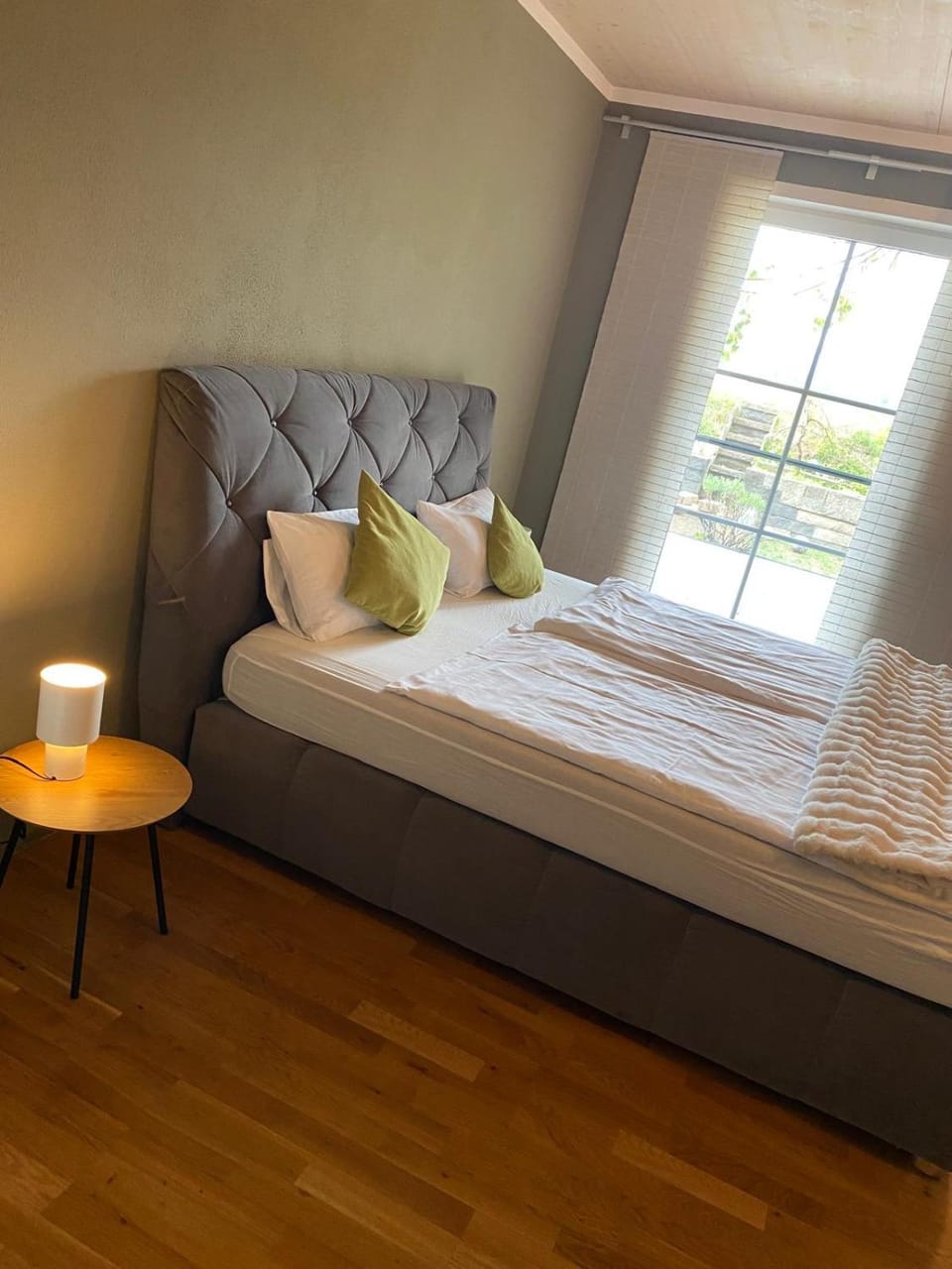 Traumhafte Familien Ferienwohnung am Chiemsee Bergpanorama Sonnenuntergang Terrasse Grillplatz für bis zu 6 Personen Apartment in Salzburgerland