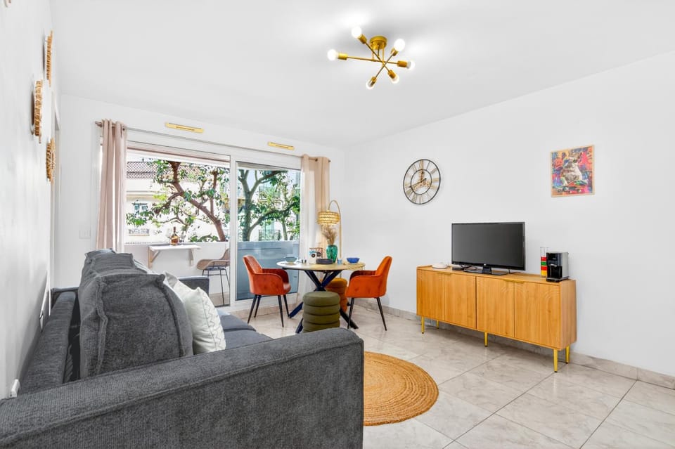 Studio centre Menton Borrigo Plage à 50 m Apartment in Menton