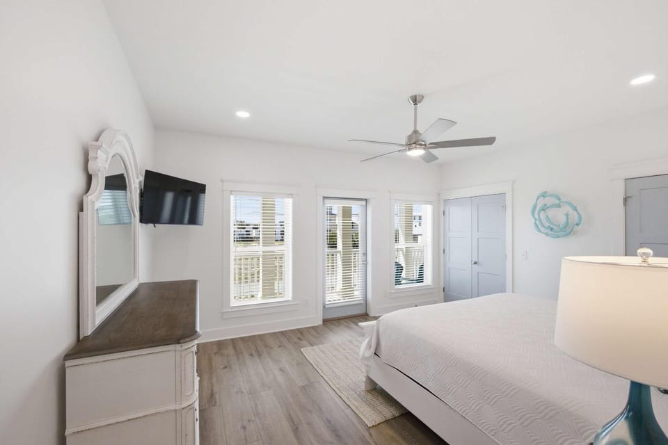 Perfect location Pool 4 bedroom SGI Pet House in Saint George Island