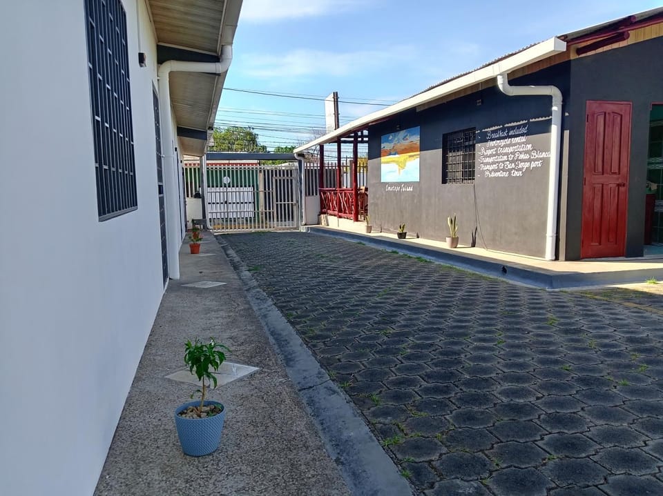 Volcano Hostal Bed and Breakfast in Rivas