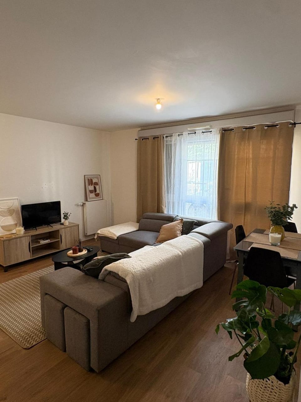 Appartement T2 tout confort RER Chenay Gagny Apartment in Gagny