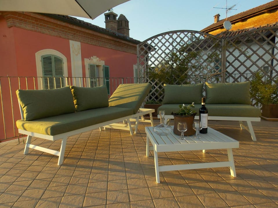 Balcony/Terrace, sunbed