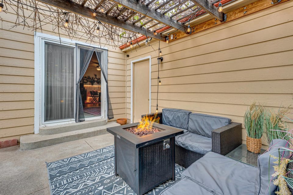 Steps to Dog Park! Westminster Home w/ Fire Pit House in Westminster