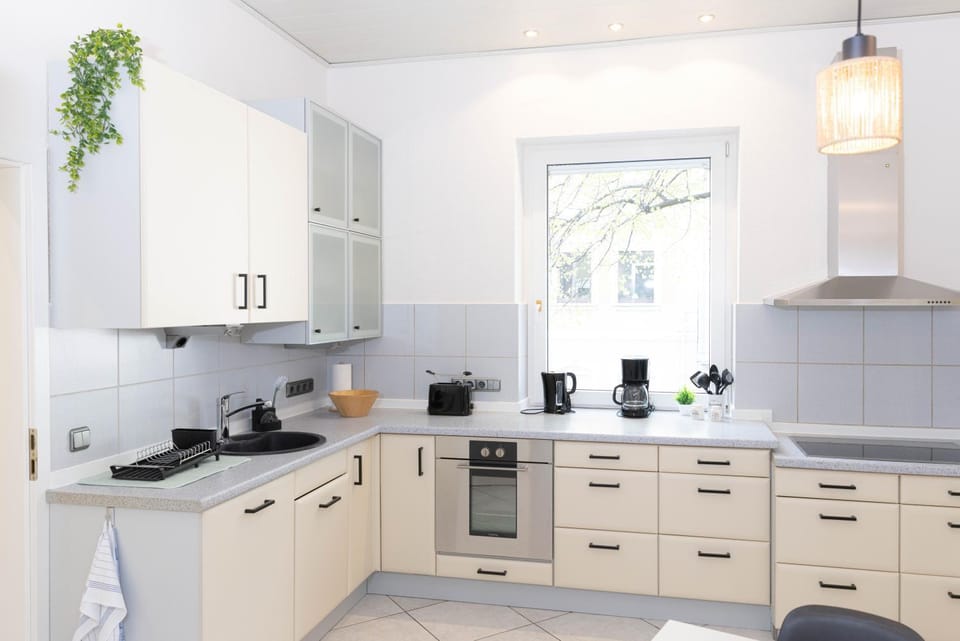 Coffee/tea facilities, toaster, kitchen