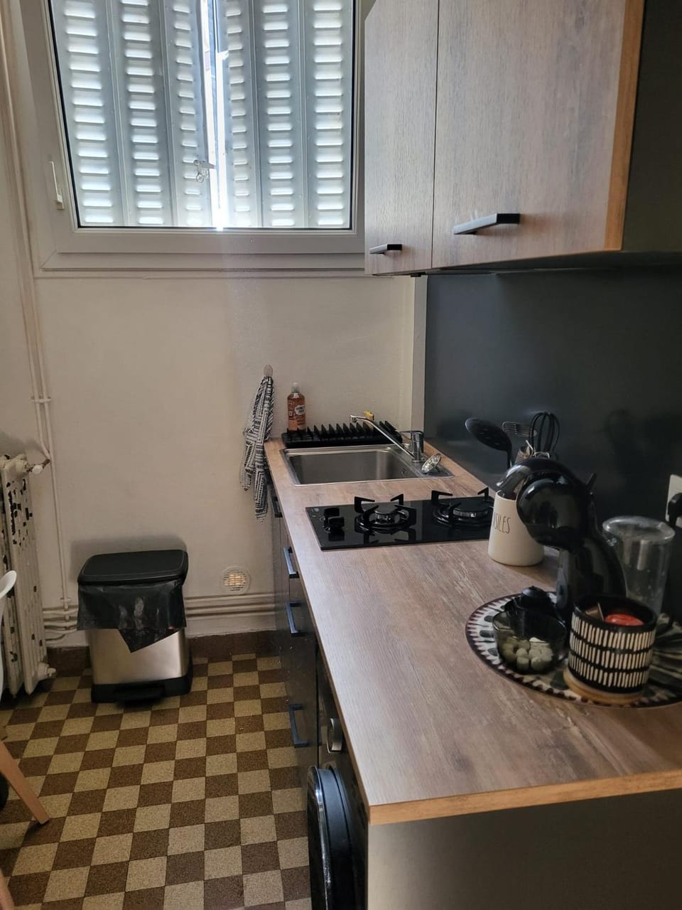 Kitchen or kitchenette, stove