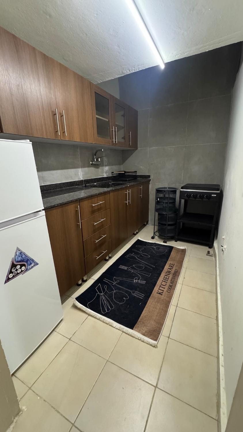 Kleyaat- Cozy Small House In the heart of keserwen Apartment in Africa