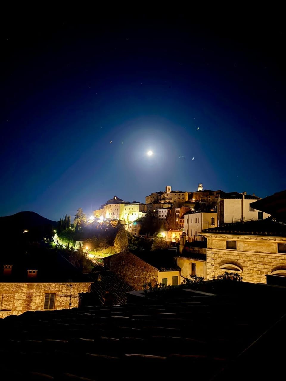 Night, Natural landscape, View (from property/room), View (from property/room), Balcony/Terrace, Balcony/Terrace, Dining area, City view, City view, Garden view, Landmark view, Mountain view