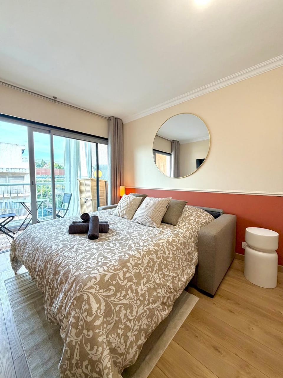 Beautiful Studio Beaches within a 5 Minute Walk Apartment in Cagnes-sur-Mer