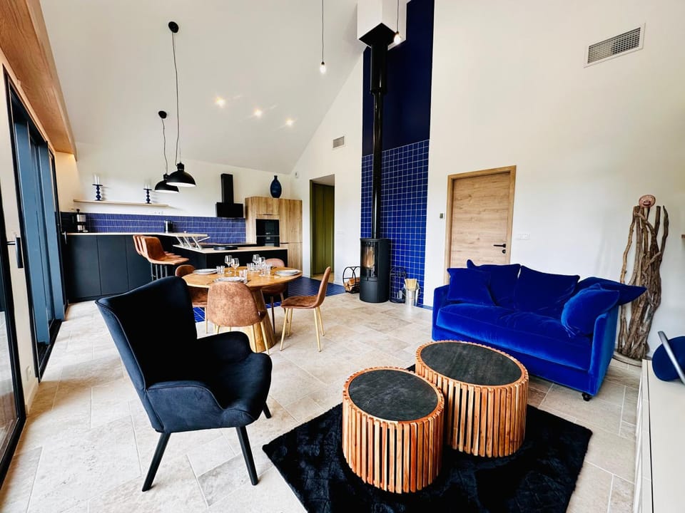 Living room, Dining area, kitchen