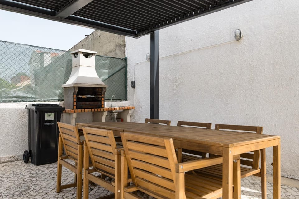 Off site, Day, BBQ facilities, Dining area