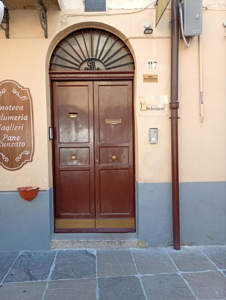 Property building, Facade/entrance