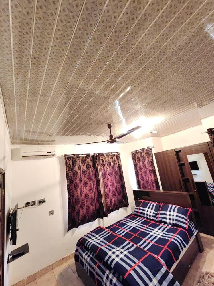 S & J Lodge with high speed Starlink WiFi Vacation rental in Ghana