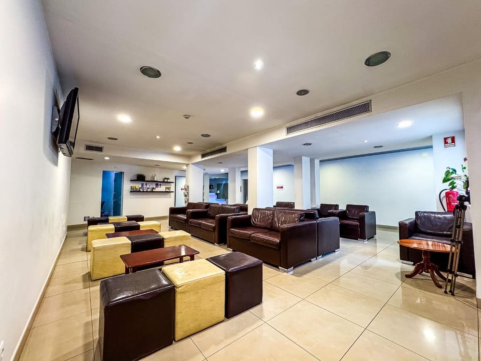 Communal lounge/ TV room, Living room