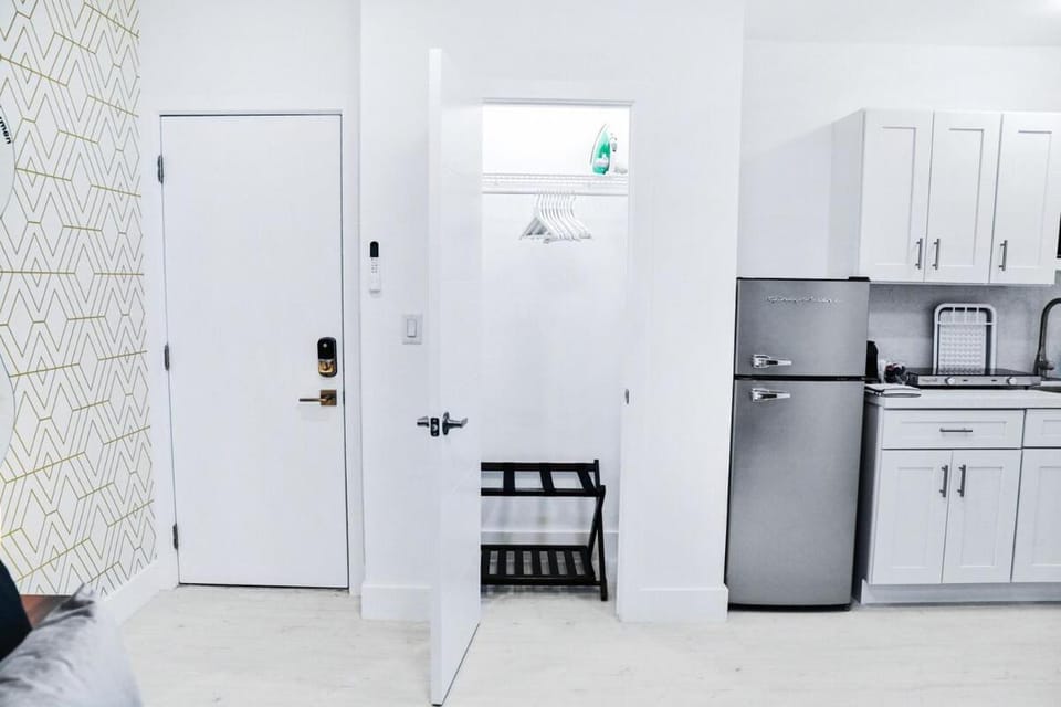 Eliot 4 Studio Apartment in Miami