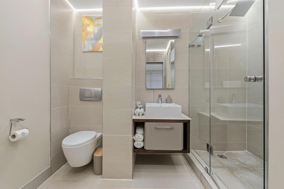 Shower, Toilet, Bathroom, towels