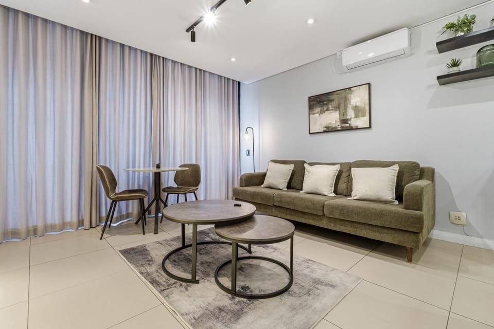 Seating area, Dining area, air conditioner
