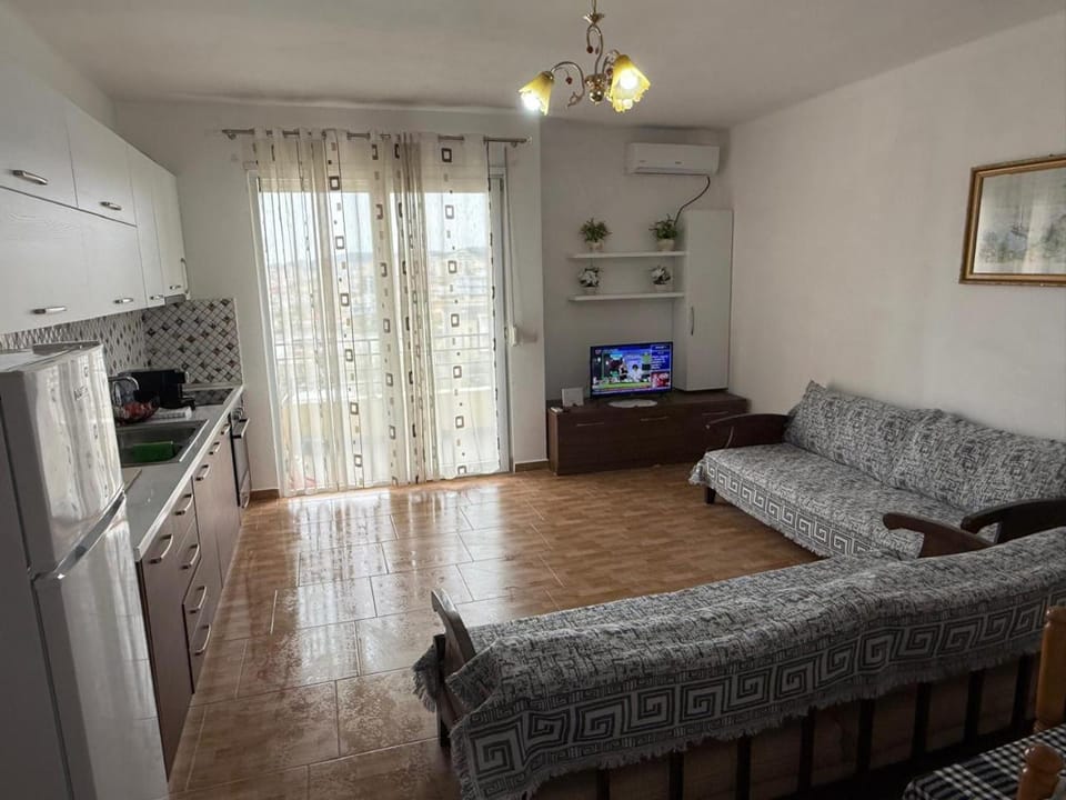 TV and multimedia, Kitchen or kitchenette, Seating area