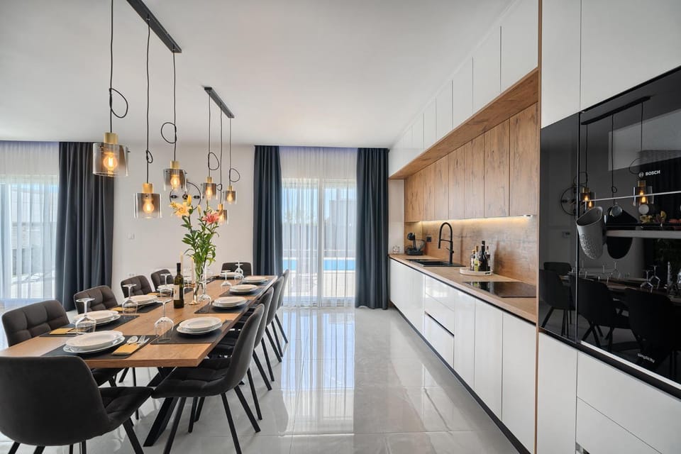 Kitchen or kitchenette, Food and drinks, Dining area, Food