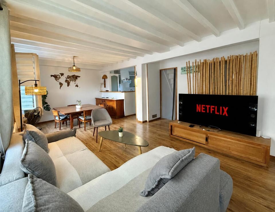 Communal lounge/ TV room, TV and multimedia