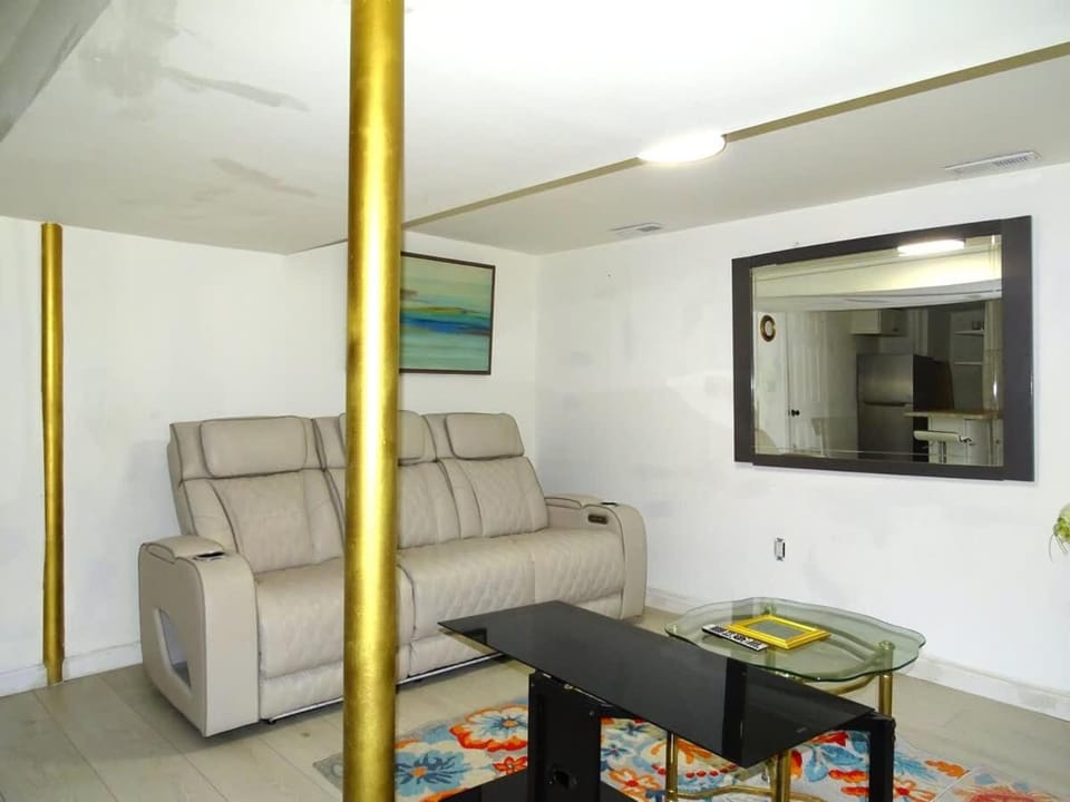 Cozy 1 Bed Apt in Randolph Apartment in Braintree
