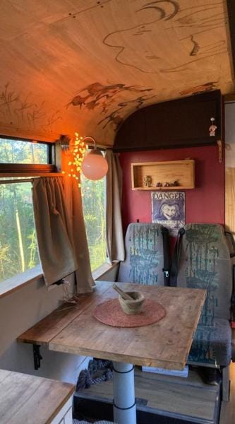 Le Bus de la Forêt Campground/ 
RV Resort in Brittany