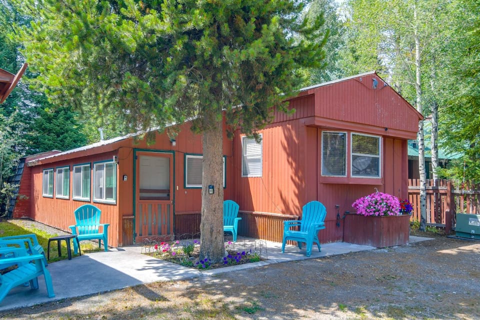 'Elk Home' - Yellowstone Basecamp < 1 Mi to Park! House in West Yellowstone