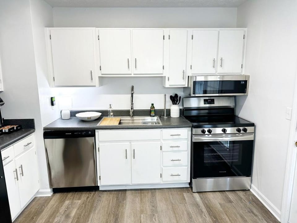 Newnan Gem Down Town Apartment in Newnan
