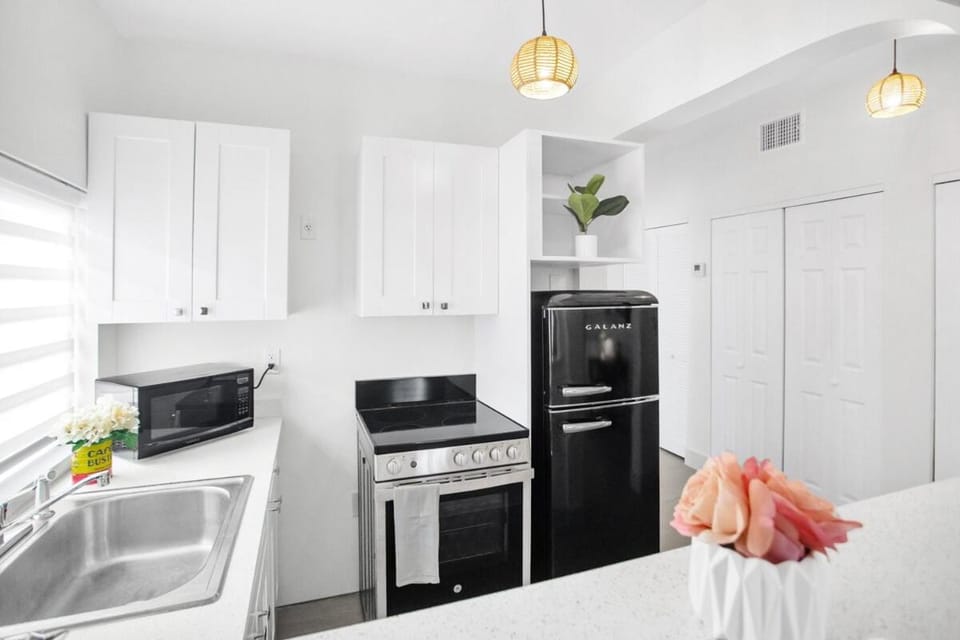 Stylish and spacious apartment near Brickell #1 Apartment in Coral Gables