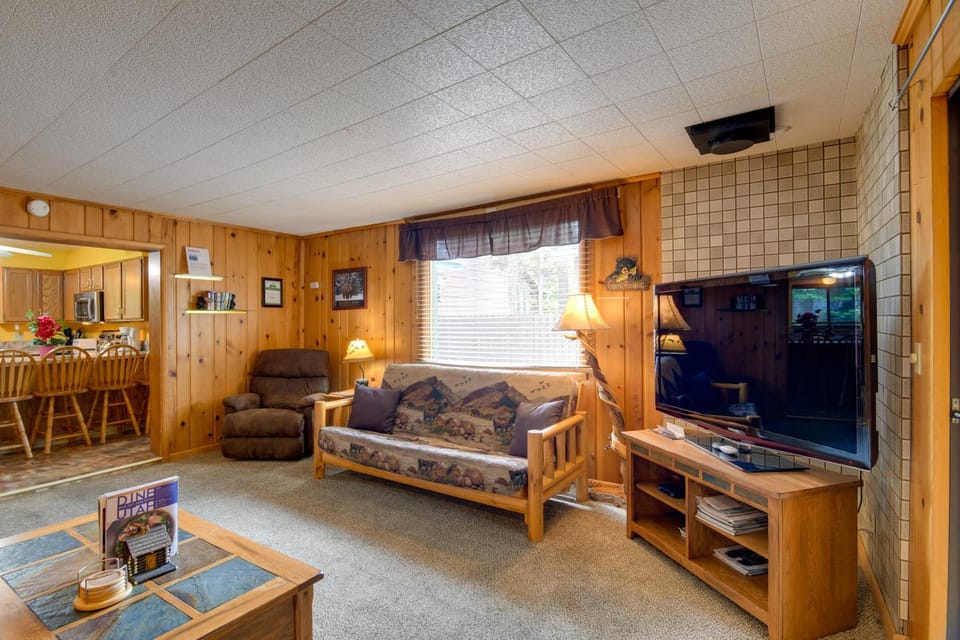 Cabin Less Than 1 Mi to Yellowstone Nat'l Park! Cabin in West Yellowstone