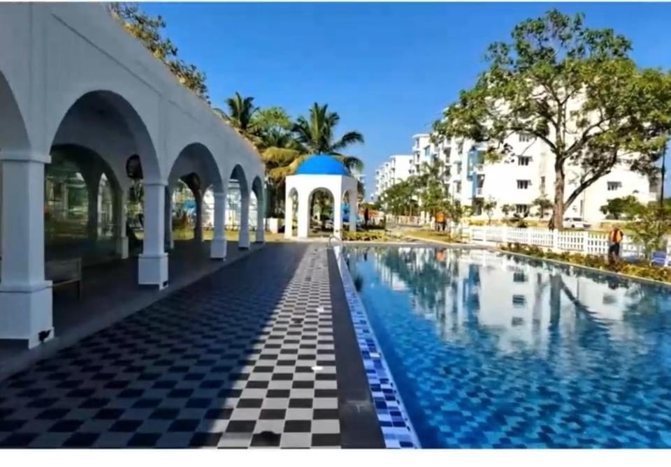 Garden, Swimming pool