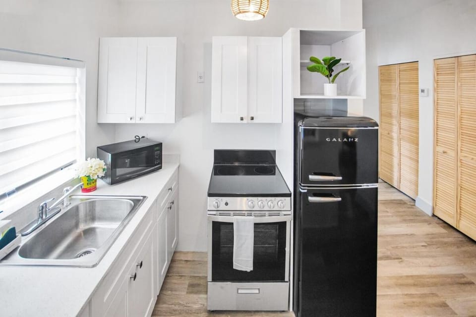 Stylish and spacious apartment near Brickell #2 Apartment in Coral Gables