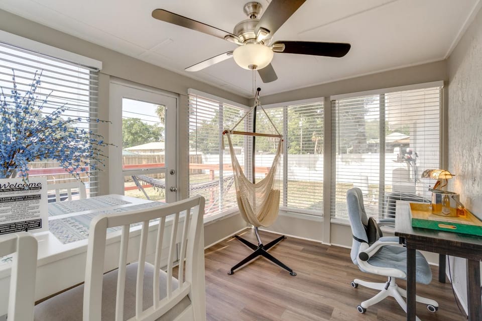 3 Mi to Beach: Venice Escape w/ Backyard Oasis House in South Venice