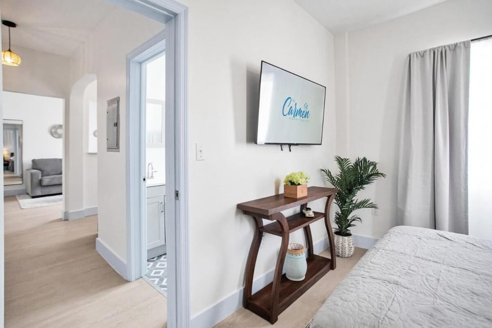 Stylish and spacious apartment near Brickell #3 Apartment in Coral Gables
