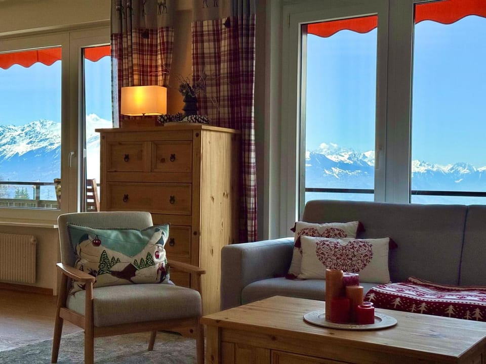 Sunny Alpine Apartment - 180 View Apartment in Sierre