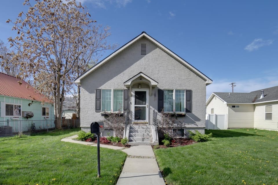 Walkable Apt in Dtwn Caldwell! Near Campus Events Apartment in Caldwell