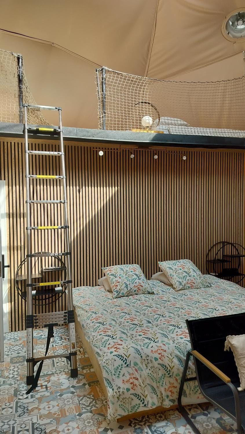 Bed, Photo of the whole room, Bedroom