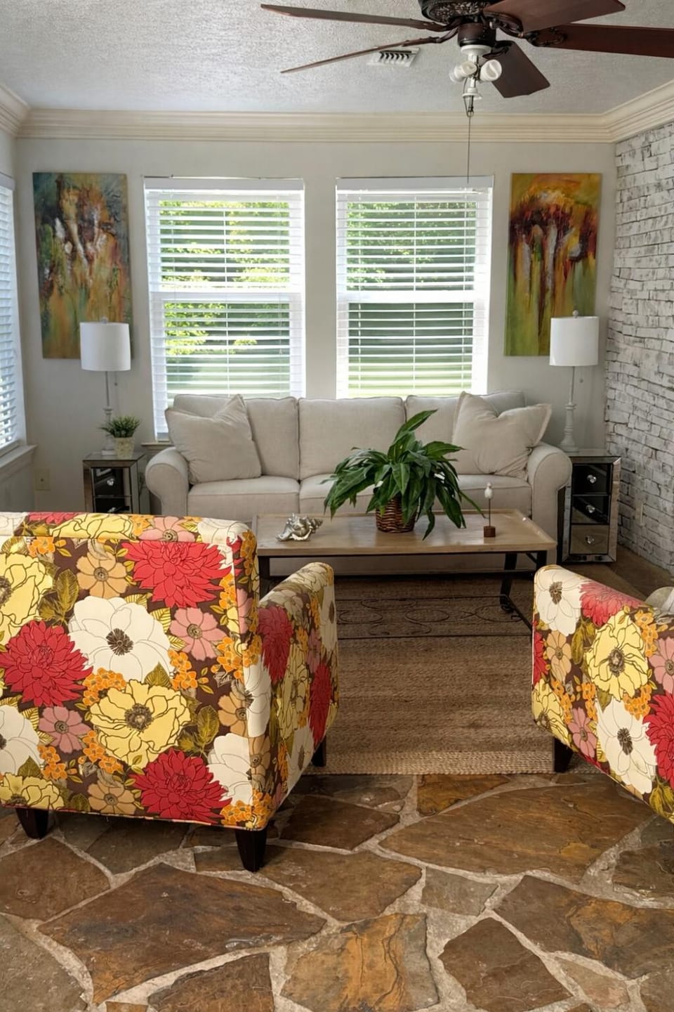 Room to Relax, Hot Tub, Fire Pit! Near Beach, Casino, Golf Course & Old Town BSL House in Bay Saint Louis